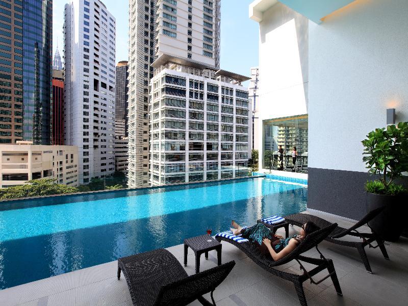 Hotel Ramada By Wyndham Centre 4*