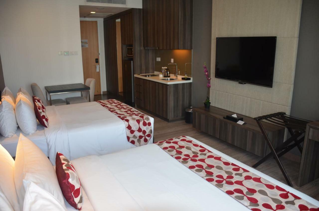 Ramada By Wyndham Centre Hotel 4*
