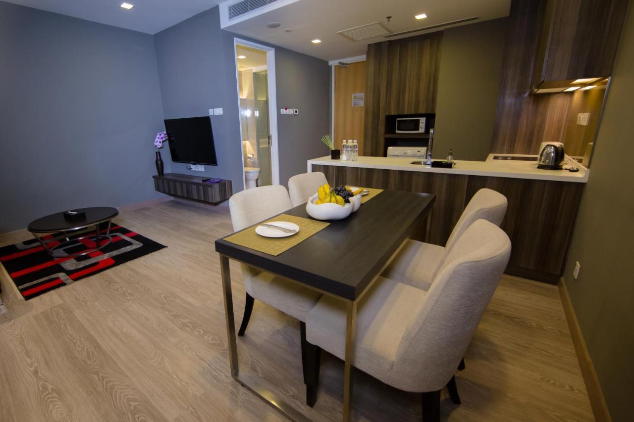 Ramada By Wyndham Centre Hotel