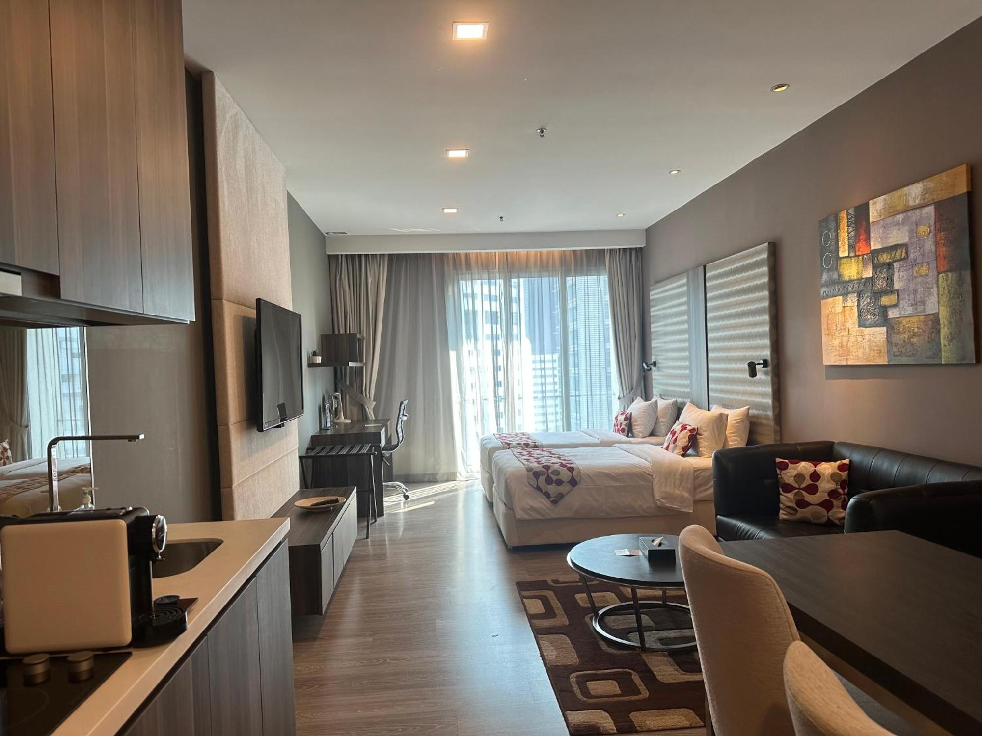 Hotel Ramada By Wyndham Centre 4*