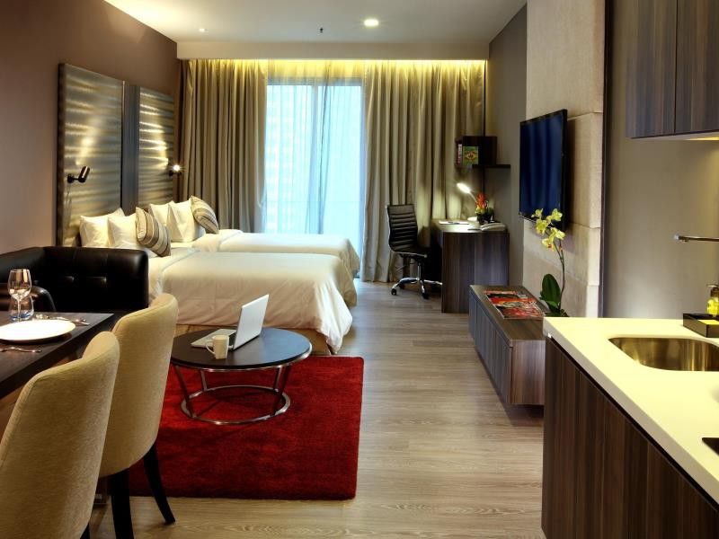 Ramada By Wyndham Centre Hotel 4*