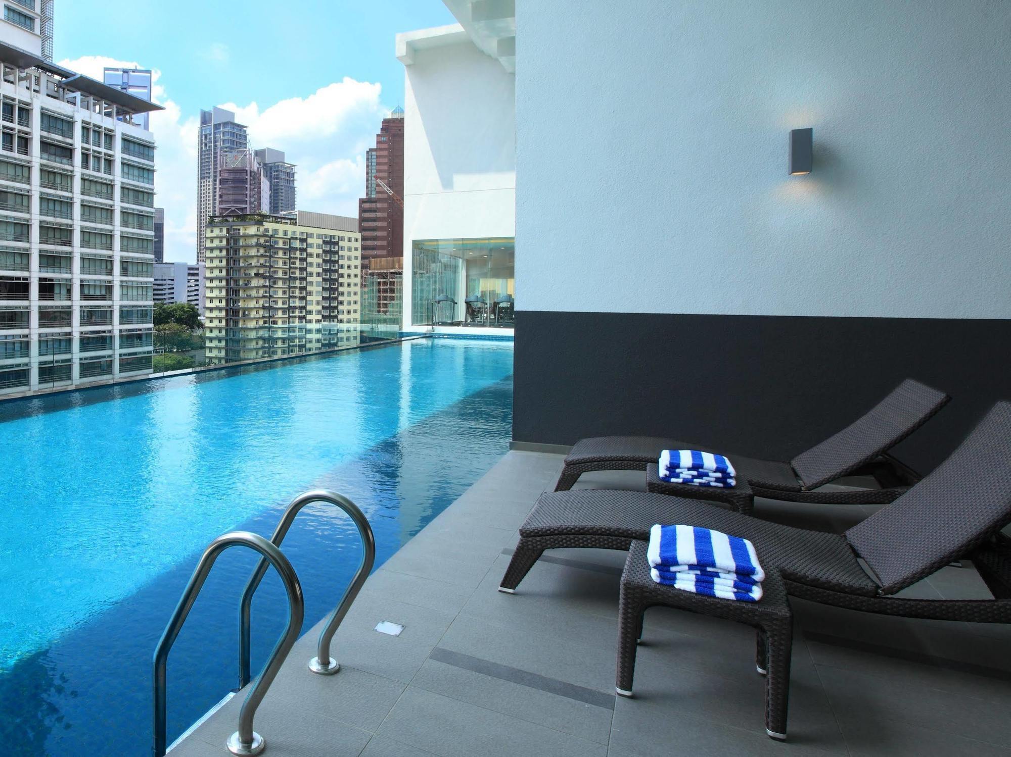 Hotel Ramada By Wyndham Centre 4*